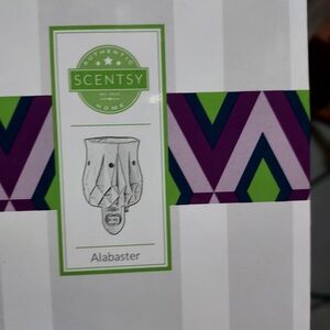 Scentsy mini plug in warmer white Alabaster